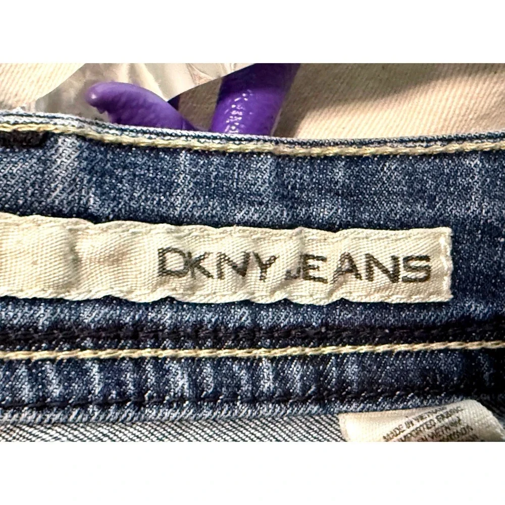 DKNY Jeans Womens Blue Denim Bermuda Shorts‎ Low Rise Medium Wash Embroidered 12
